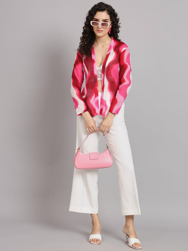 Front open jacket with wide trousers and pink accessories.