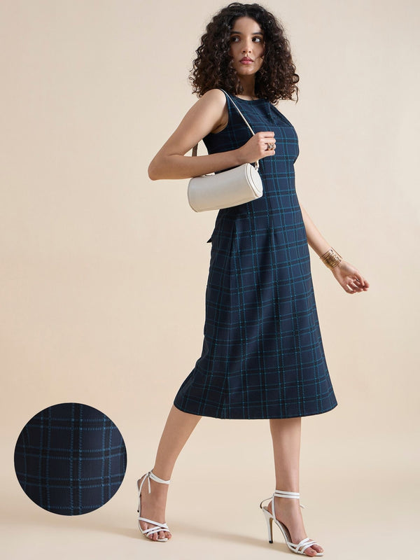 Structured A-line Stretchable Boat-Neck Sleeveless Checkered Midi Dress