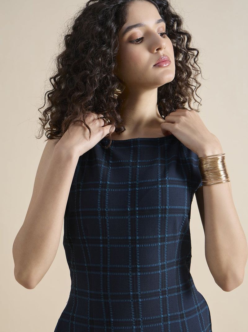 Structured A-line Stretchable Boat-Neck Sleeveless Checkered Midi Dress