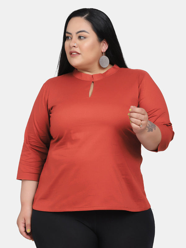 Keyhole neckline cotton top in rust color, casual plus-size fashion.