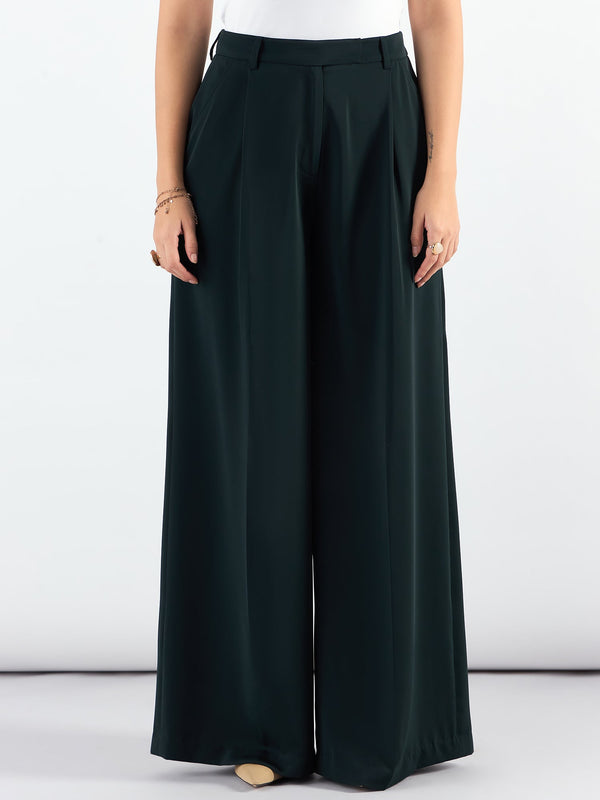 Relaxed Straight Leg Straight Fit High Waist Wide Leg Trouser In Stretchable Fabric